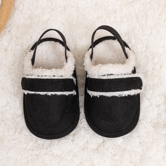 Pantufas de bebé com acabamento em pele sintética