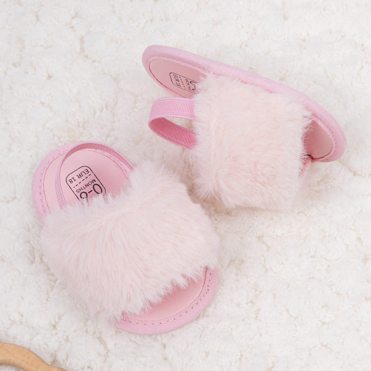 Pantufas de bebé de pele sintética macia