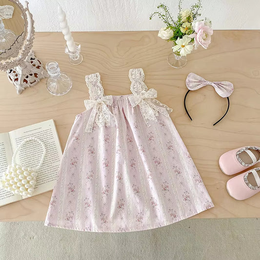 Vestido floral vintage rosa com fita de cabelo a condizer