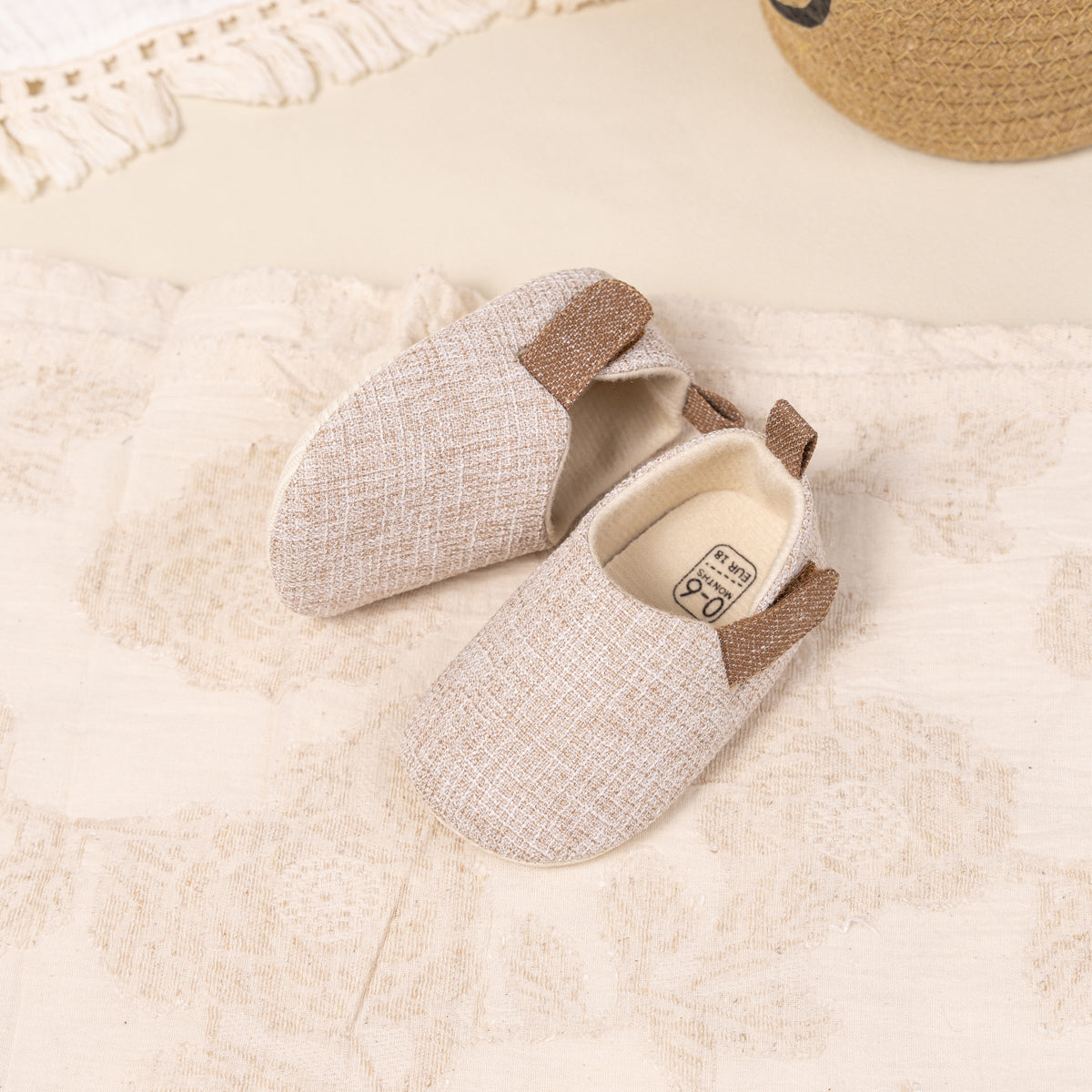 Mocassins de tecido texturizado para bebé