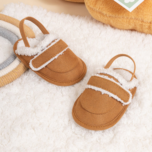 Pantufas de bebé com acabamento em pele sintética