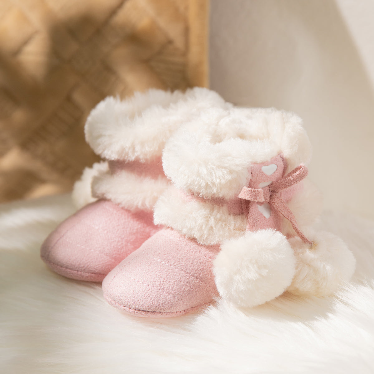 Botas de peluche infantis quentes para o inverno ao ar livre com bola de lã