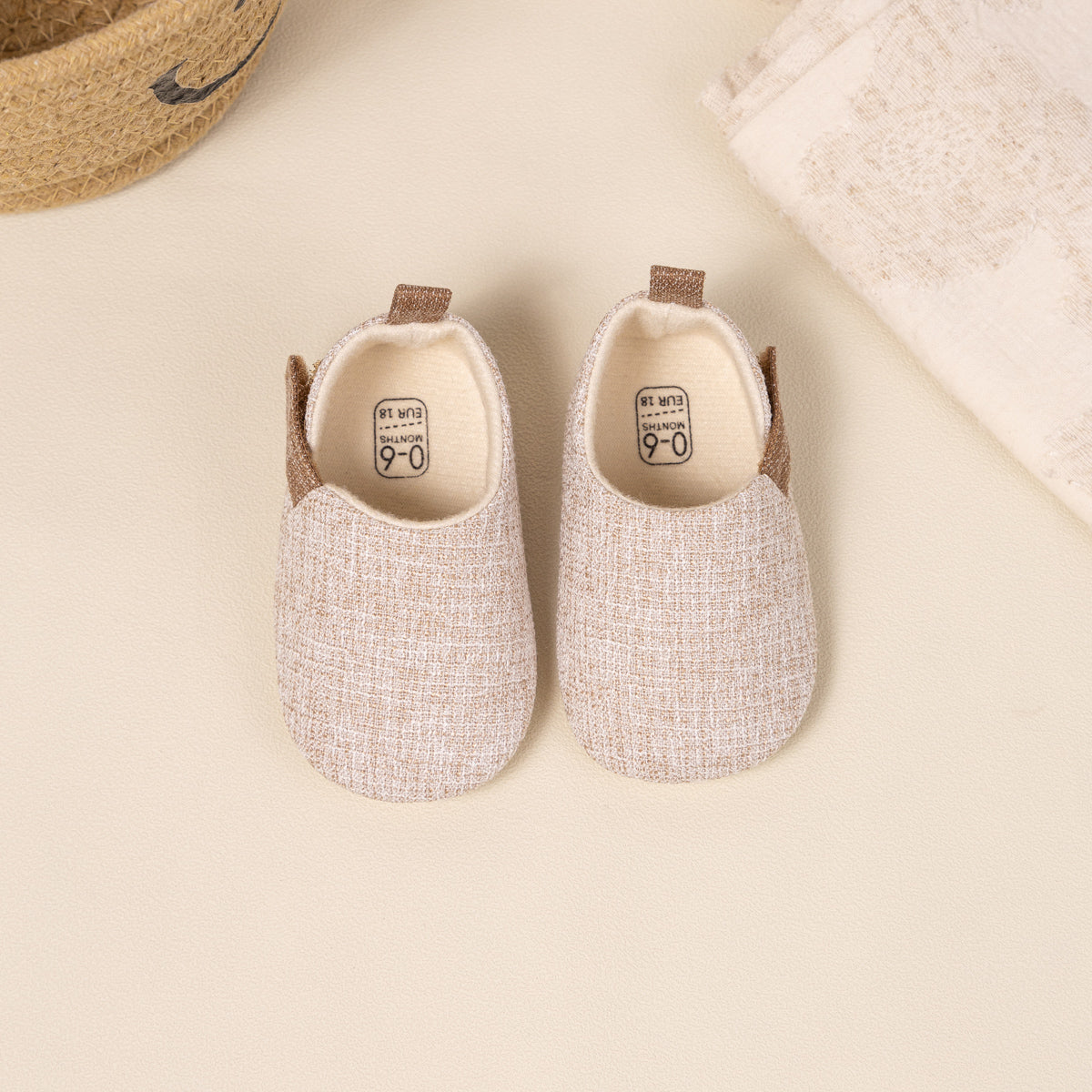 Mocassins de tecido texturizado para bebé