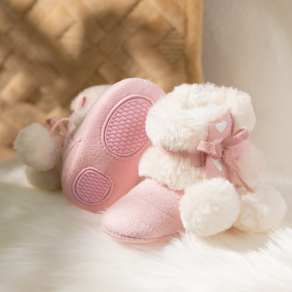 Botas de peluche infantis quentes para o inverno ao ar livre com bola de lã