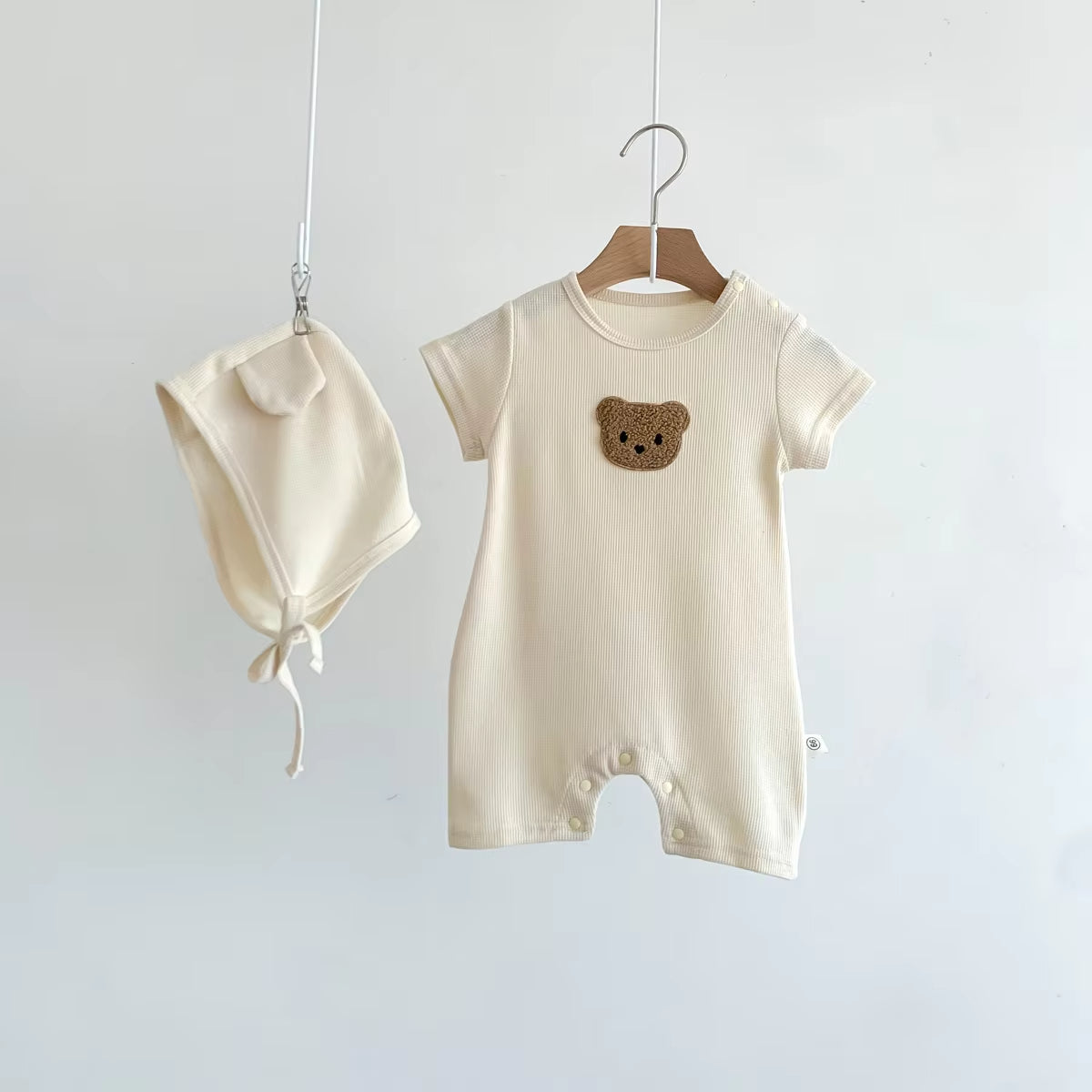 🐻 Body de verão para bebé com gorro a condizer