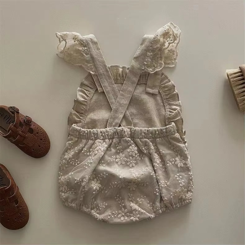 Macacão de verão com flores em renda 🌸 – Macacão sem mangas para menina
