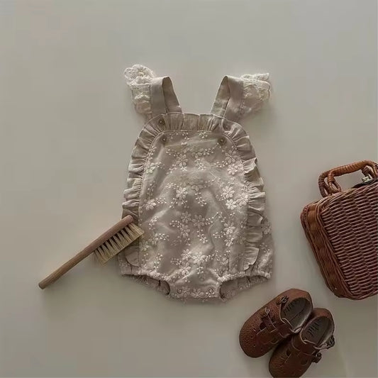 Macacão de verão com flores em renda 🌸 – Macacão sem mangas para menina