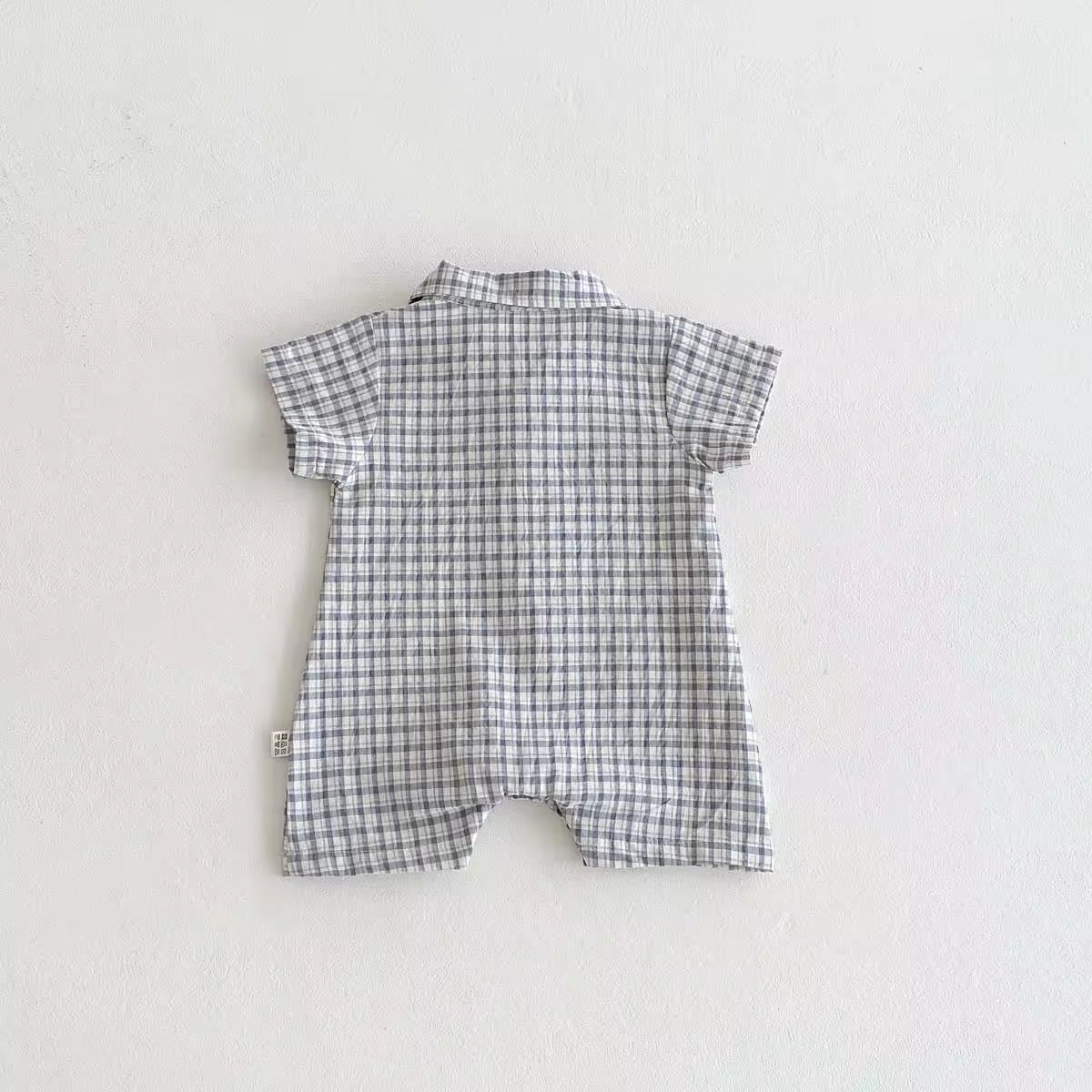 🪵 Macacão xadrez Woodland para menino – Macacão leve de verão