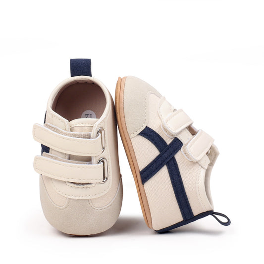 Ténis de bebé com sola macia e velcro fácil