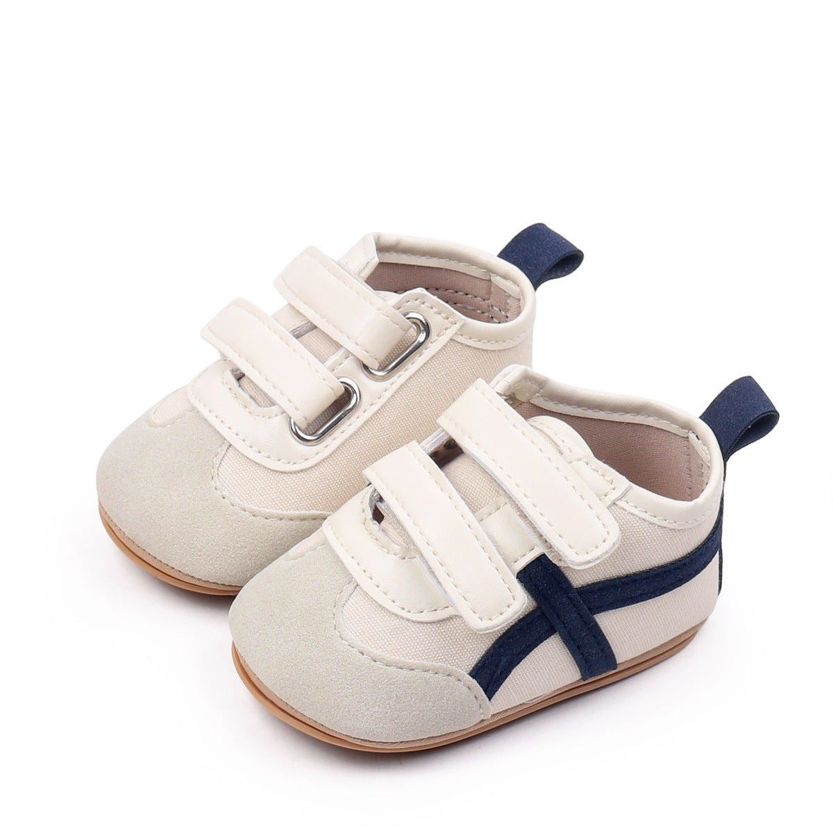 Ténis de bebé com sola macia e velcro fácil