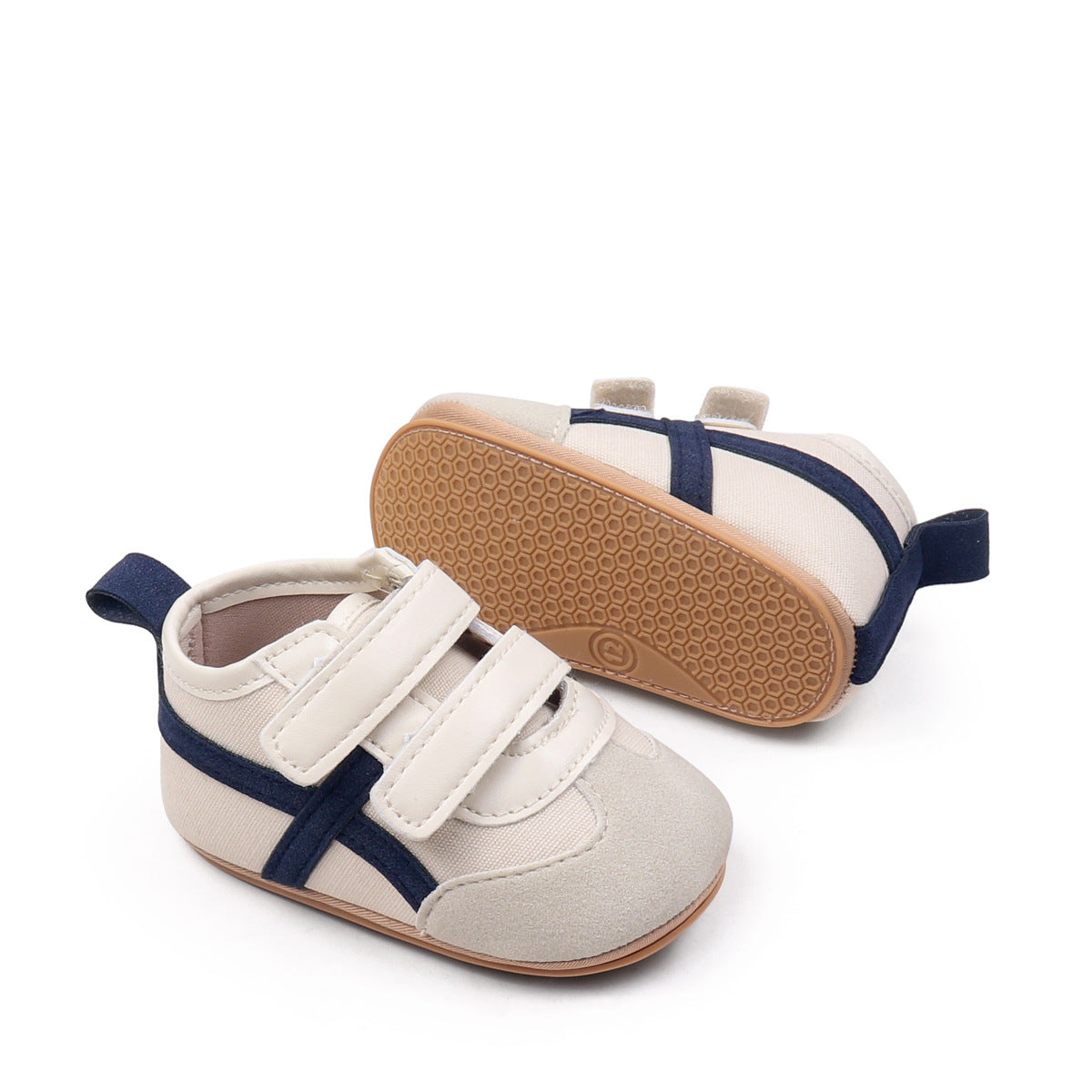 Ténis de bebé com sola macia e velcro fácil