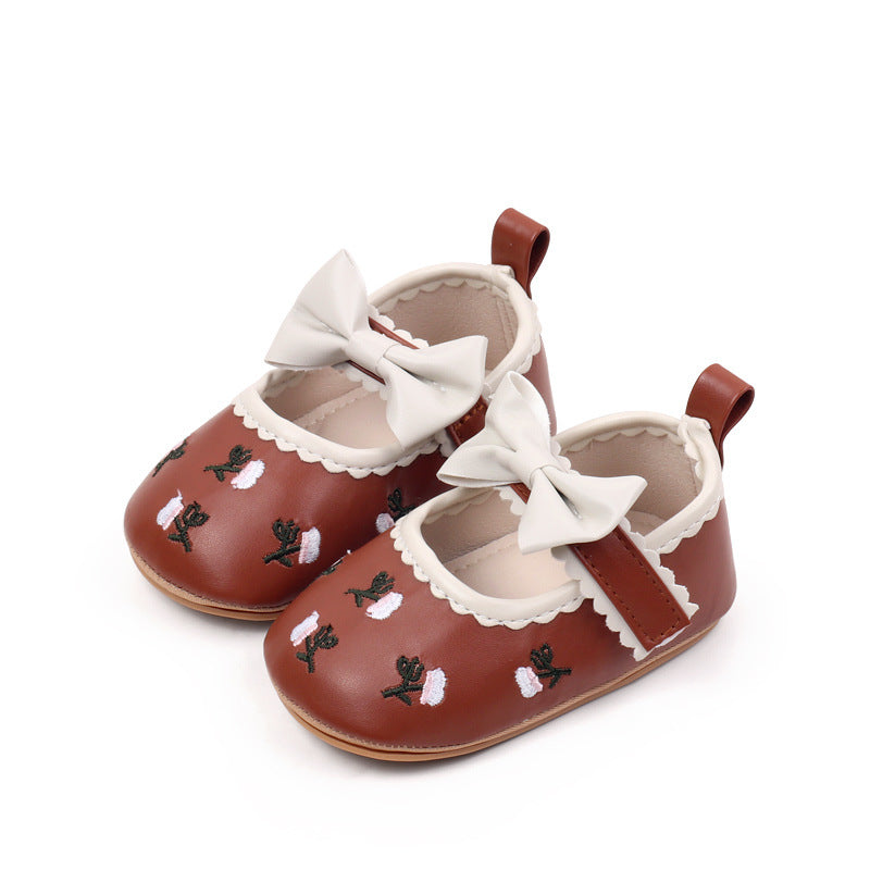 Sapatinhos de bebé Mary Jane com bordado floral